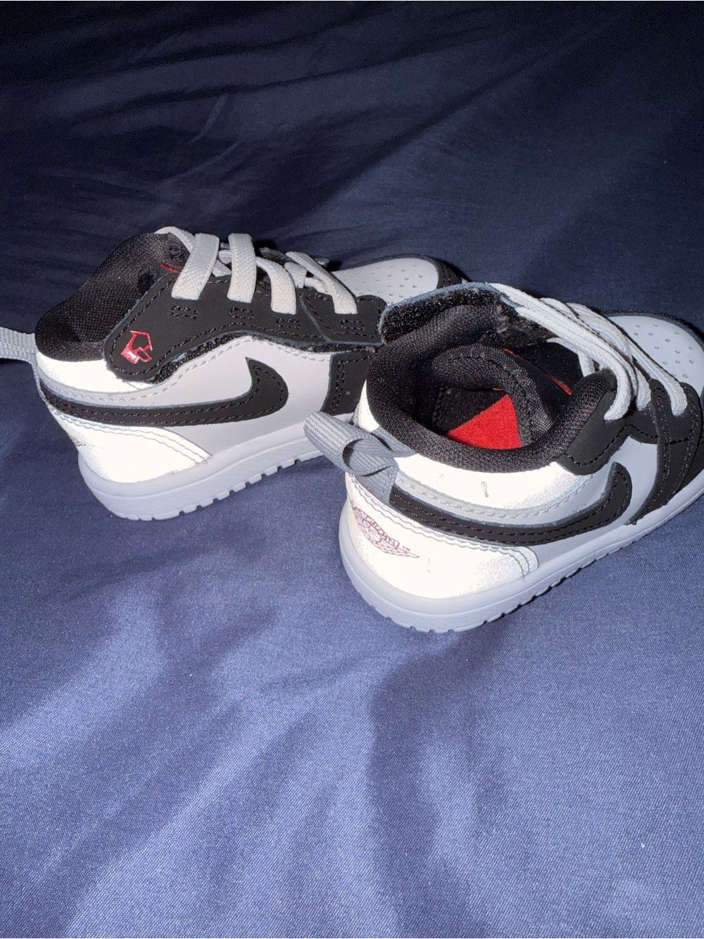Nike Velcro Sneakers. BEST OFFER!!! - Picture 5 of 5